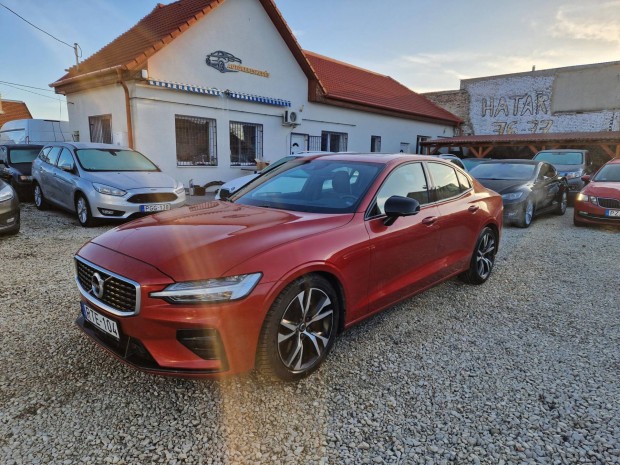 Volvo S60 2.0 [T6] R-Design AWD Geartronic Magy...